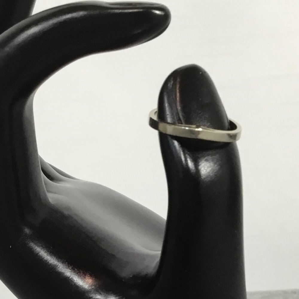 Delicate Silver Peaked Ring